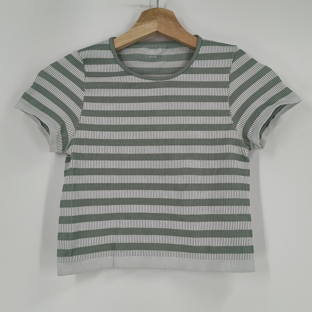 Urban Outfitters | ribbed crop